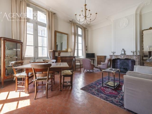 Appartement de charme 4 pièces – 83 m² – Centre historique
