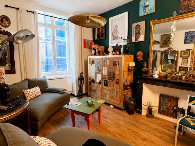 Appartement de charme 91 m² entièrement rénové Au pied de. 90m² Béziers