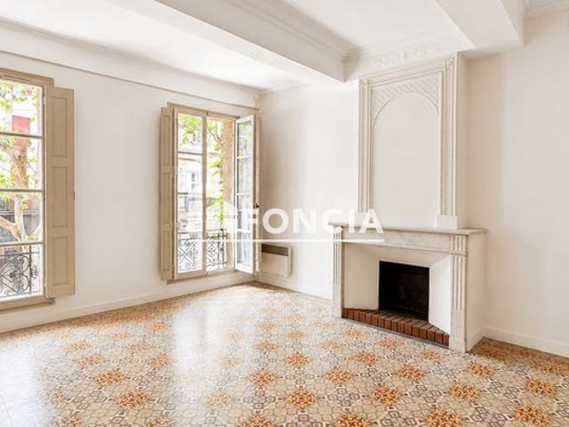 Appartement de charme avec terrasse au cœur d’Uzès – Fort potentiel