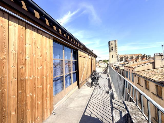 Appartement de charme avec terrasse et vue exceptionnelle su