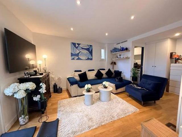 Appartement de charme avec terrasse plein sud — À deux pas des plages et des commerces