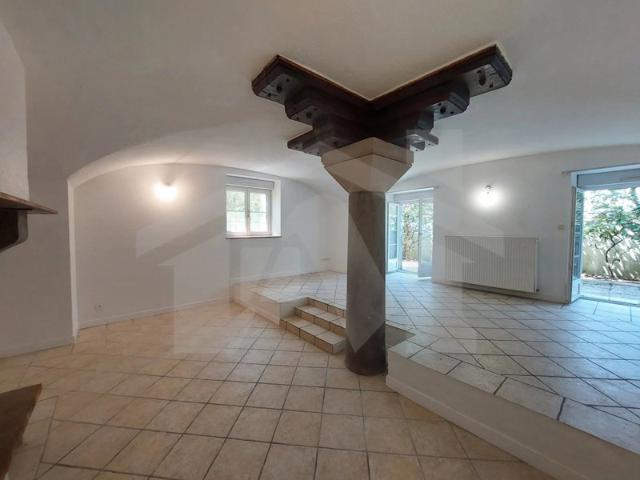 Appartement de Charme dans le Château de Poisat 109 m2 S