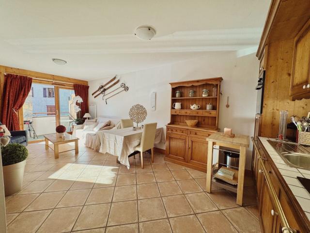 Appartement de deux chambres exposé sud est avec parking en. 48m² Samoëns