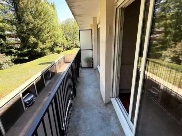 Appartement de deux pièces avec balcon