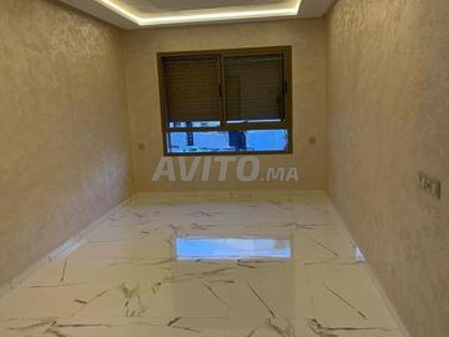 Appartement de luxe à louer dans le quartier Layali sur une avenue principale