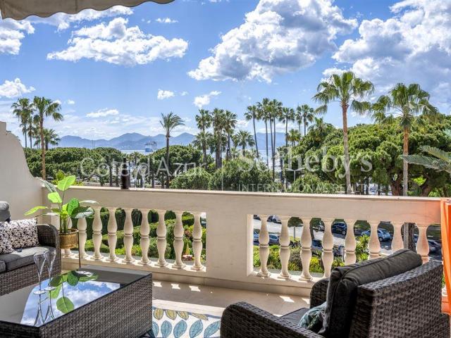Appartement de luxe à vendre à Cannes Croisette, 4 pièces av. 110m² Cannes