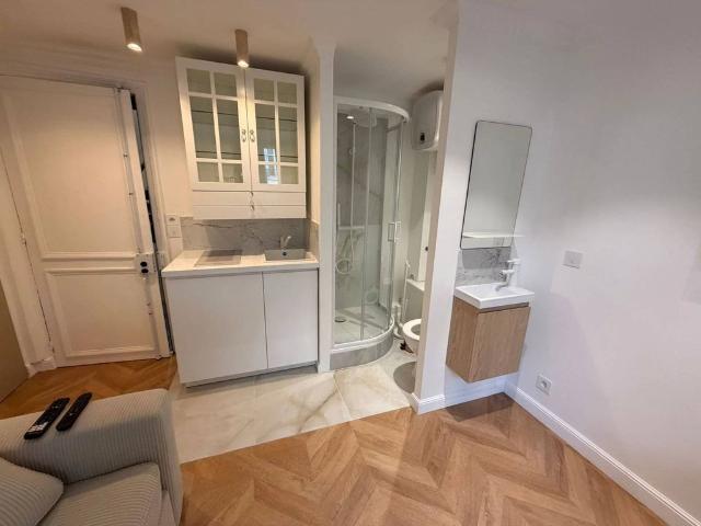 Appartement de luxe de 14 m2 en location La Muette, Auteuil, Porte Dauphine, Paris, Île de France