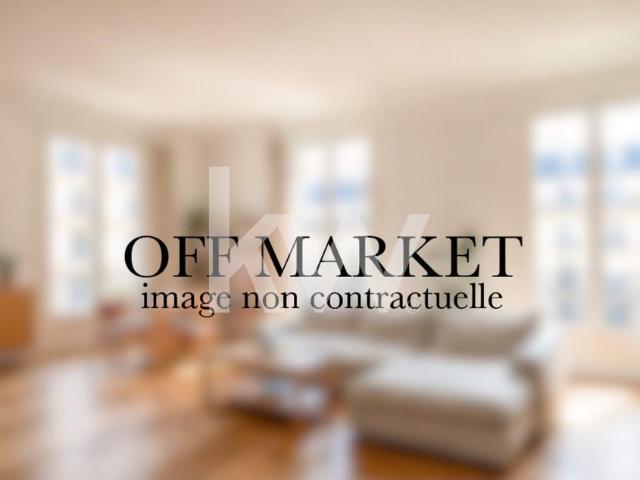 Appartement de 4 pièces de luxe en vente à Montmartre, Abbesses, Grandes Carrières, France