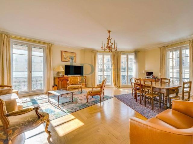 Appartement de luxe de 120 m2 en vente Monceau, Courcelles, Ternes, Paris, Île de France