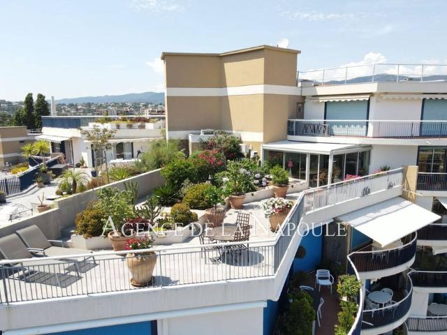 Appartement de 4 pièces de luxe en vente à Mandelieu, Provence Alpes Côte d'Azur