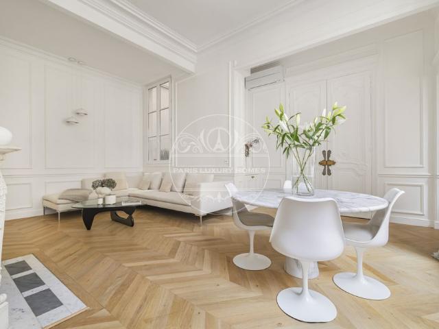 Appartement de luxe de 1 chambres en vente à Chatelet les Halles, Louvre Tuileries, Palais Royal, Paris, Île de France