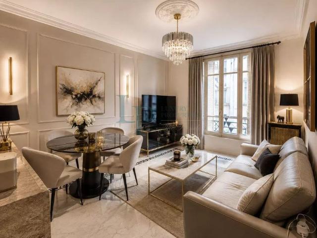 Appartement de luxe de 1 chambres en vente à Champs Elysées, Madeleine, Triangle d’or, Paris, Île de France