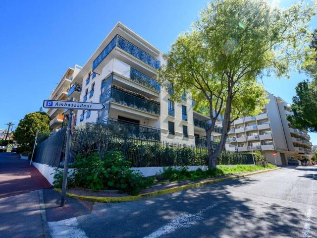 Appartement de luxe de 1 chambres en vente à Juan les Pins, France