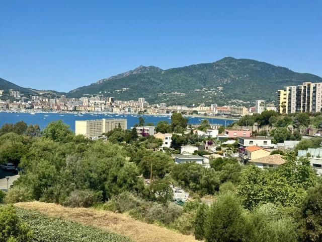 Appartement de luxe de 2 chambres en vente à Ajaccio, France