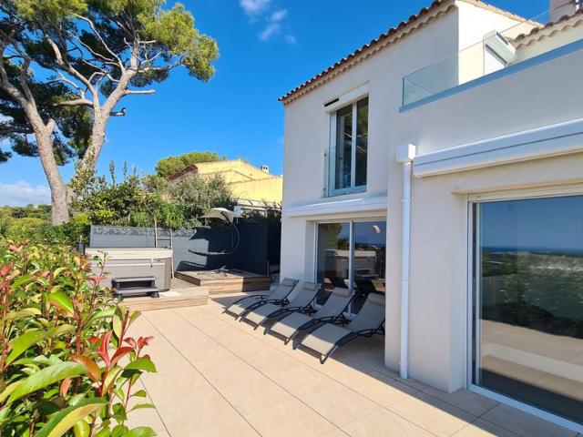 Appartement de luxe de 2 chambres en vente à Bandol, Provence Alpes Côte d'Azur