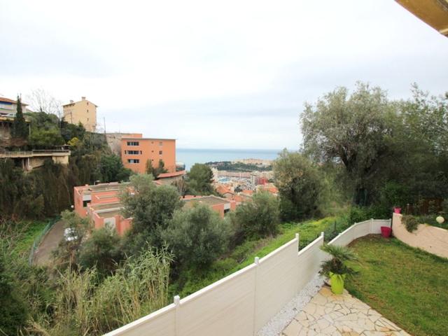 Appartement de luxe de 2 chambres en vente à Beausoleil, France