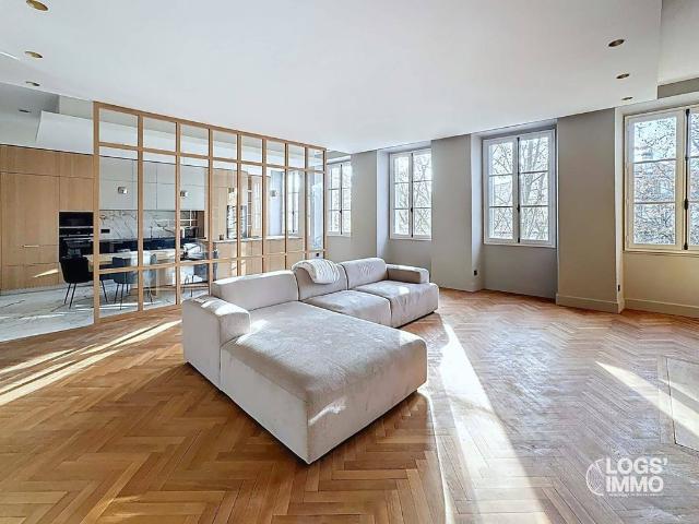 Appartement de luxe de 2 chambres en vente à Bordeaux, France