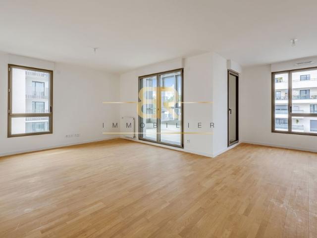 Appartement de luxe de 2 chambres en vente à Colombes, France