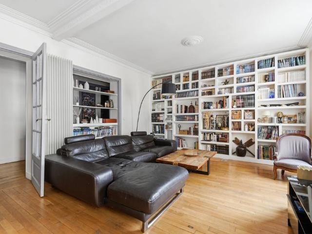 Appartement de luxe de 2 chambres en vente à Courbevoie, France