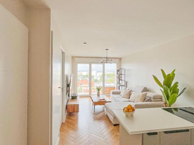 Appartement de luxe de 2 chambres en vente à Courbevoie, Île de France