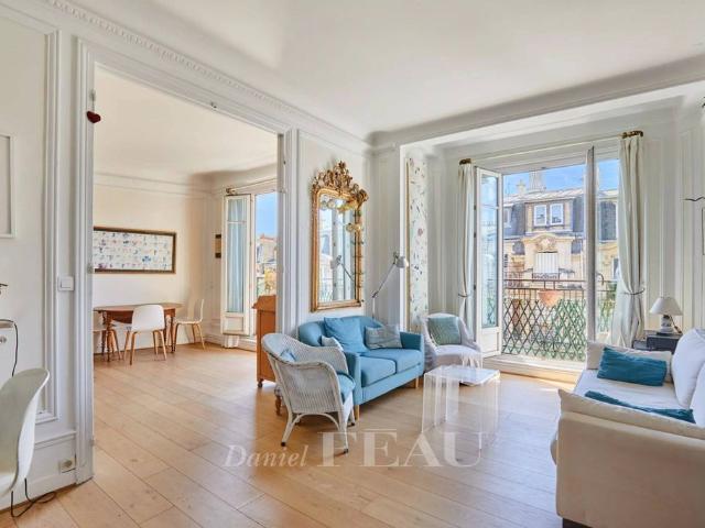 Appartement de luxe de 2 chambres en vente à Motte Picquet, Commerce, Necker, France