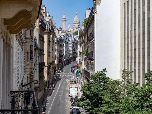 Appartement de luxe de 2 chambres en vente à Provence Opéra – Grands Boulevards, Paris, Île de France