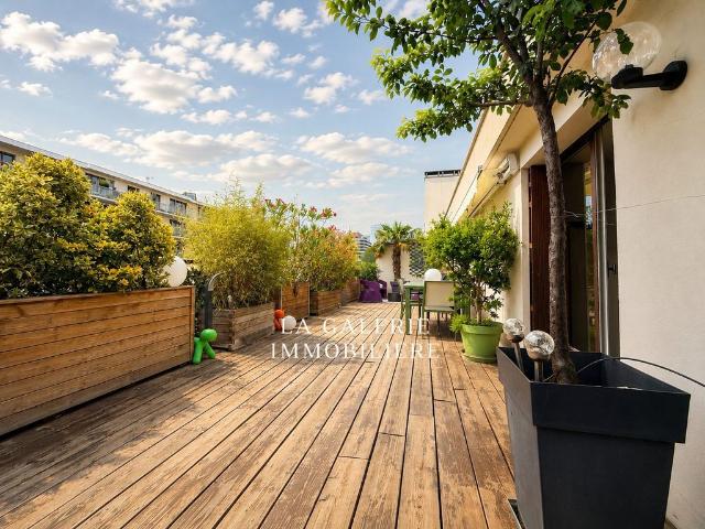Appartement de luxe de 2 chambres en vente à Puteaux, Île de France