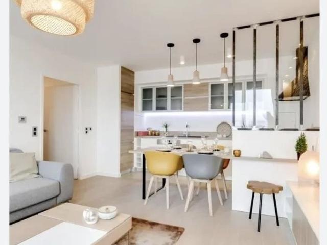 Appartement de luxe de 2 pièces en vente à Courbevoie, France