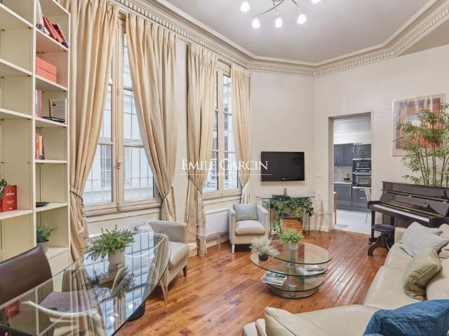 Appartement de luxe de 2 pièces en vente à Chatelet les Halles, Louvre Tuileries, Palais Royal, Paris, Île de France