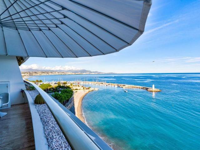 Appartement de luxe de 2 pièces en vente à Villeneuve Loubet, France