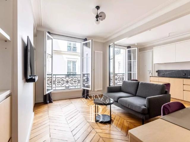 Appartement de luxe de 34 m2 en vente Chatelet les Halles, Louvre Tuileries, Palais Royal, Paris, Île de France