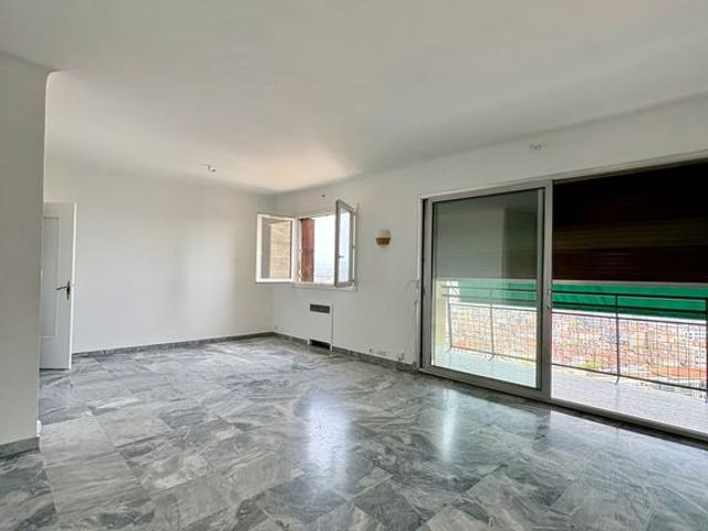 Appartement de luxe de 3 chambres en location à Marseille, France