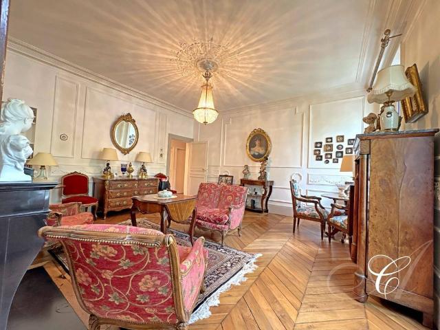 Appartement de luxe de 3 chambres en vente à Versailles, France