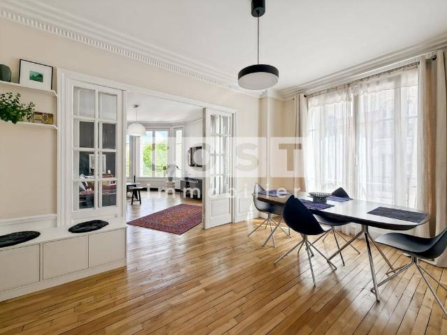 Appartement de luxe de 3 chambres en vente à Courbevoie, Île de France