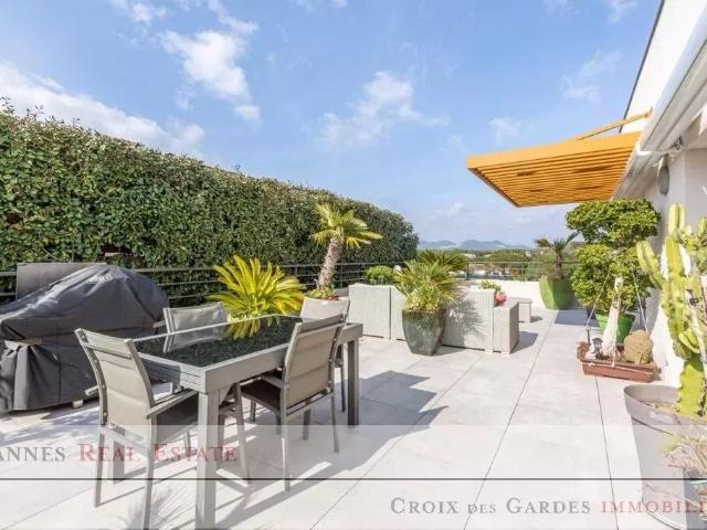 Appartement de luxe de 3 chambres en vente à Fréjus, France