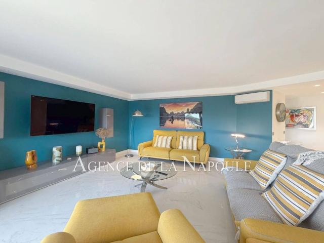 Appartement de luxe de 5 pièces en vente à Mandelieu, France