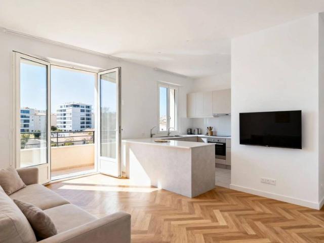 Appartement de luxe de 3 chambres en vente à Montrouge, France