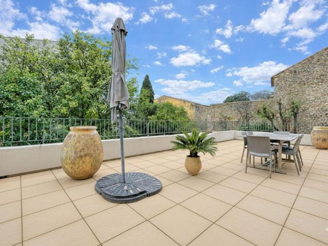 Appartement de luxe de 3 chambres en vente à Nîmes, France