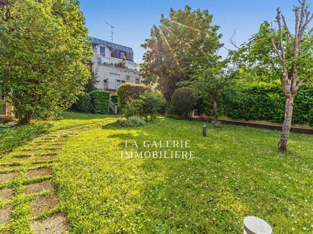 Appartement de luxe de 3 chambres en vente à Puteaux, France