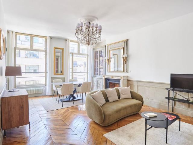 Appartement de luxe de 3 pièces en location à Champs Elysées, Madeleine, Triangle d’or, France