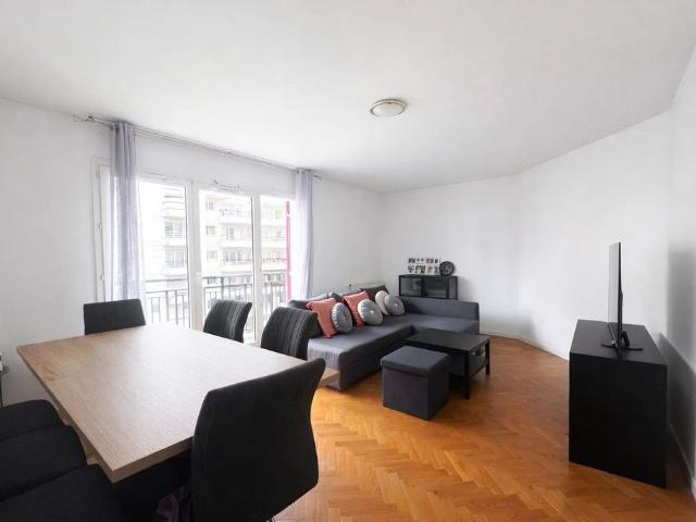 Appartement de luxe de 3 pièces en vente à Courbevoie, France