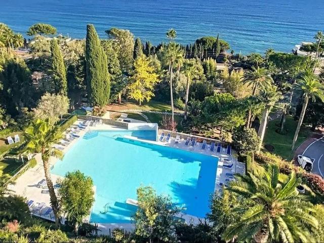 Appartement de luxe de 3 pièces en vente à Antibes, Provence Alpes Côte d'Azur