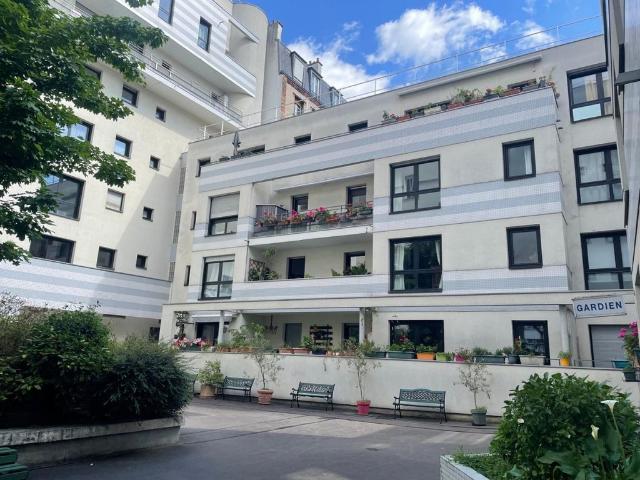 Appartement de luxe de 3 pièces en vente à Belleville, Père Lachaise, Ménilmontant, France