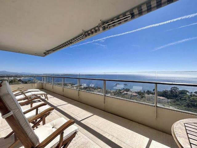 Appartement de luxe de 3 pièces en vente à Vallauris, Provence Alpes Côte d'Azur