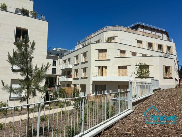 Appartement de luxe de 3 pièces en vente à Viroflay, Île de France
