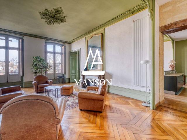 Appartement de luxe de 4 chambres en vente à Bordeaux, France