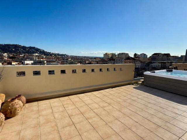 Appartement de luxe de 4 chambres en vente à Cannes, France
