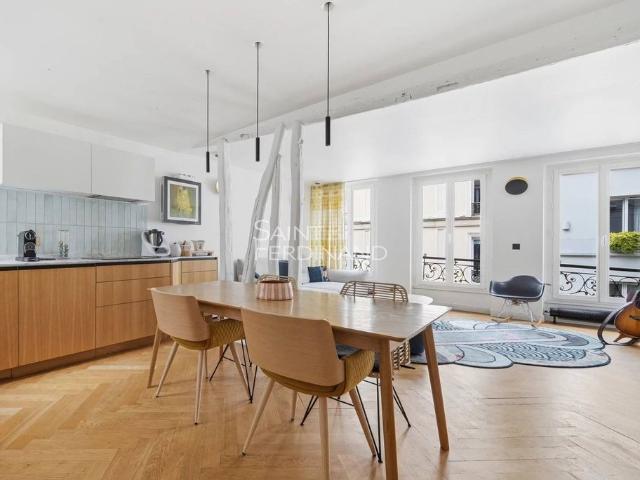 Appartement de luxe de 4 chambres en vente à Montmartre, Abbesses, Grandes Carrières, France