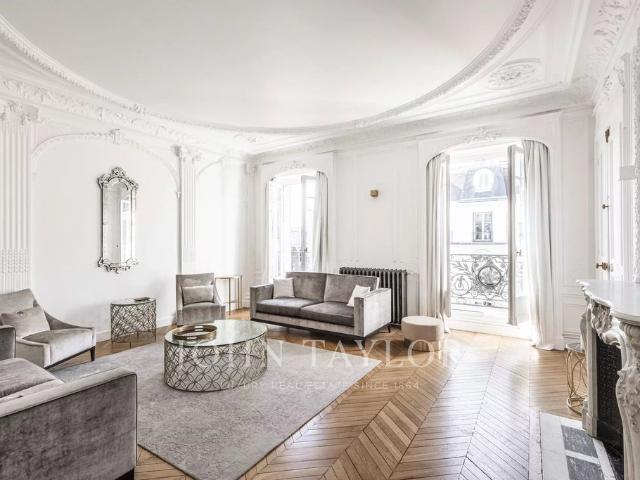 Appartement de luxe de 4 pièces en location à Champs Elysées, Madeleine, Triangle d’or, France