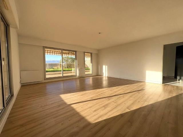 Appartement de luxe de 4 pièces en location à Nice, France